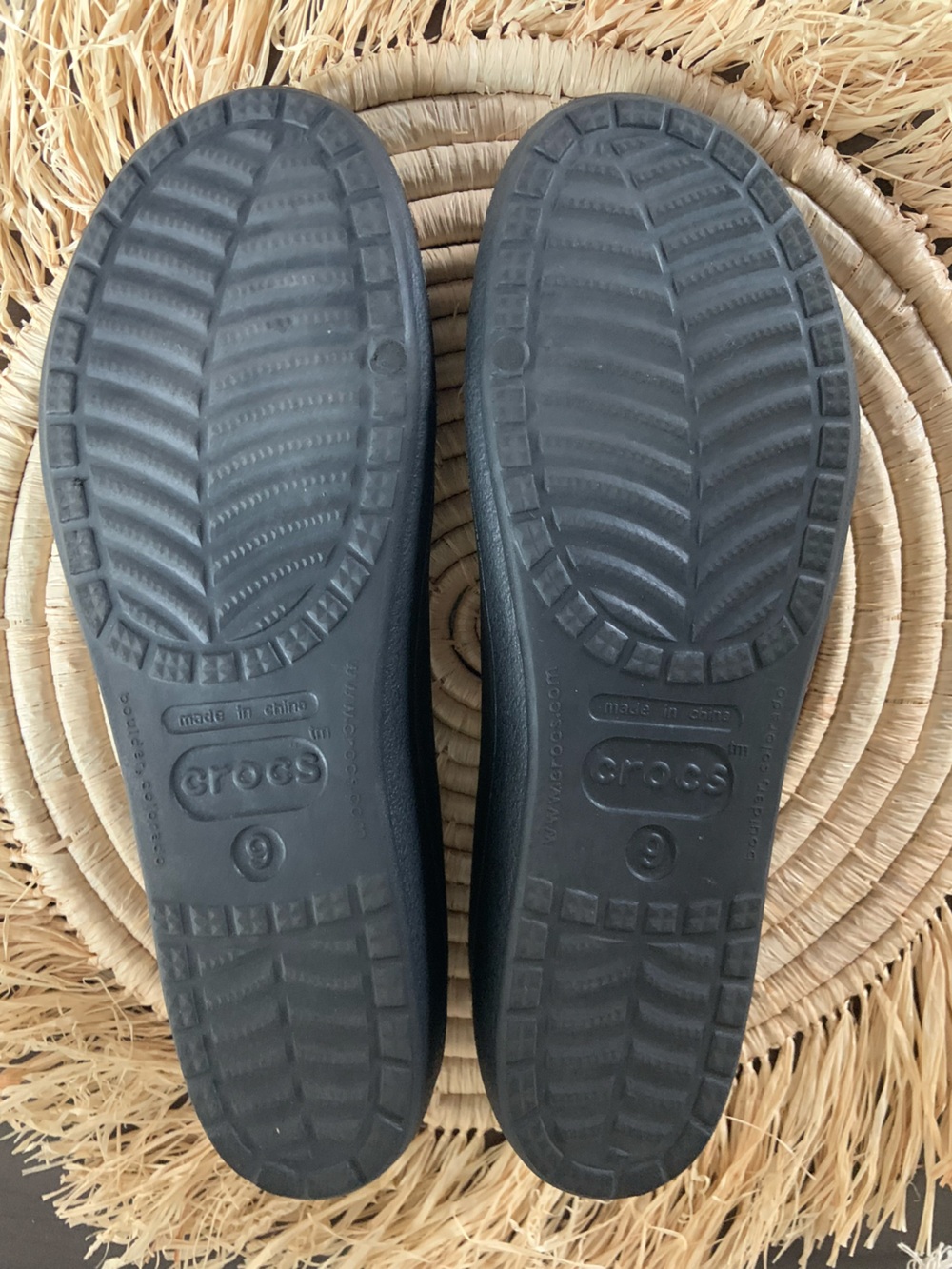 CROCS Women’s Matte Black Round Toe Slip On Ballet Flats Size 9 - Picture 15 of 16